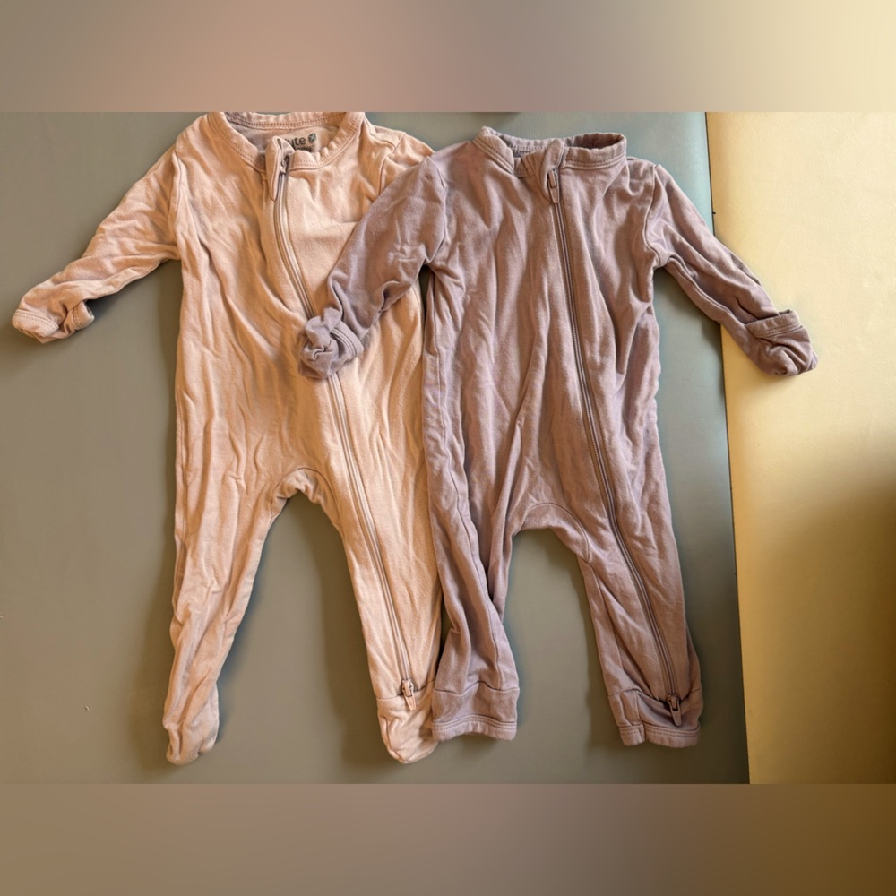 Bundle of 2 Kyte Baby NB onesies - like new